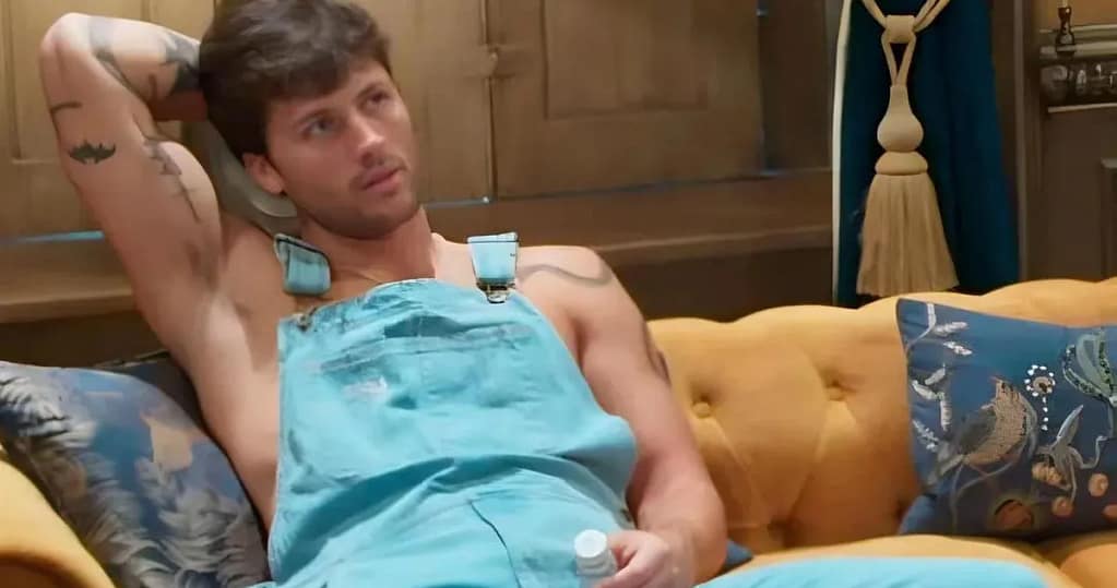 Does Rob Bausch win traitors