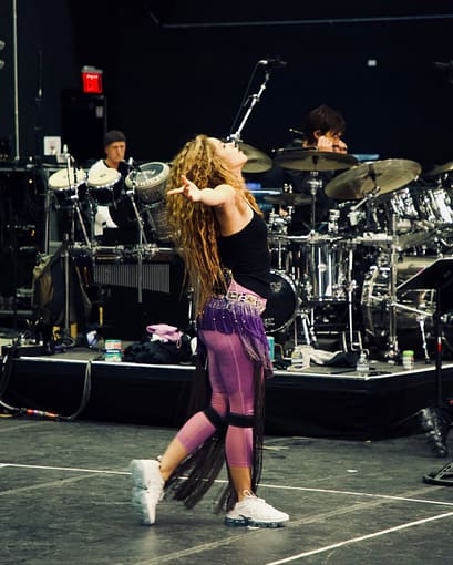 Shakira Celebrates One Year of Las Mujeres Ya No Lloran World Tour