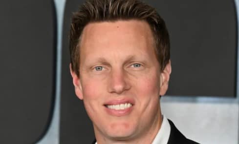 Paramount Reports Wider Q4 Profit Loss Amid Warner Acquisition Effort –