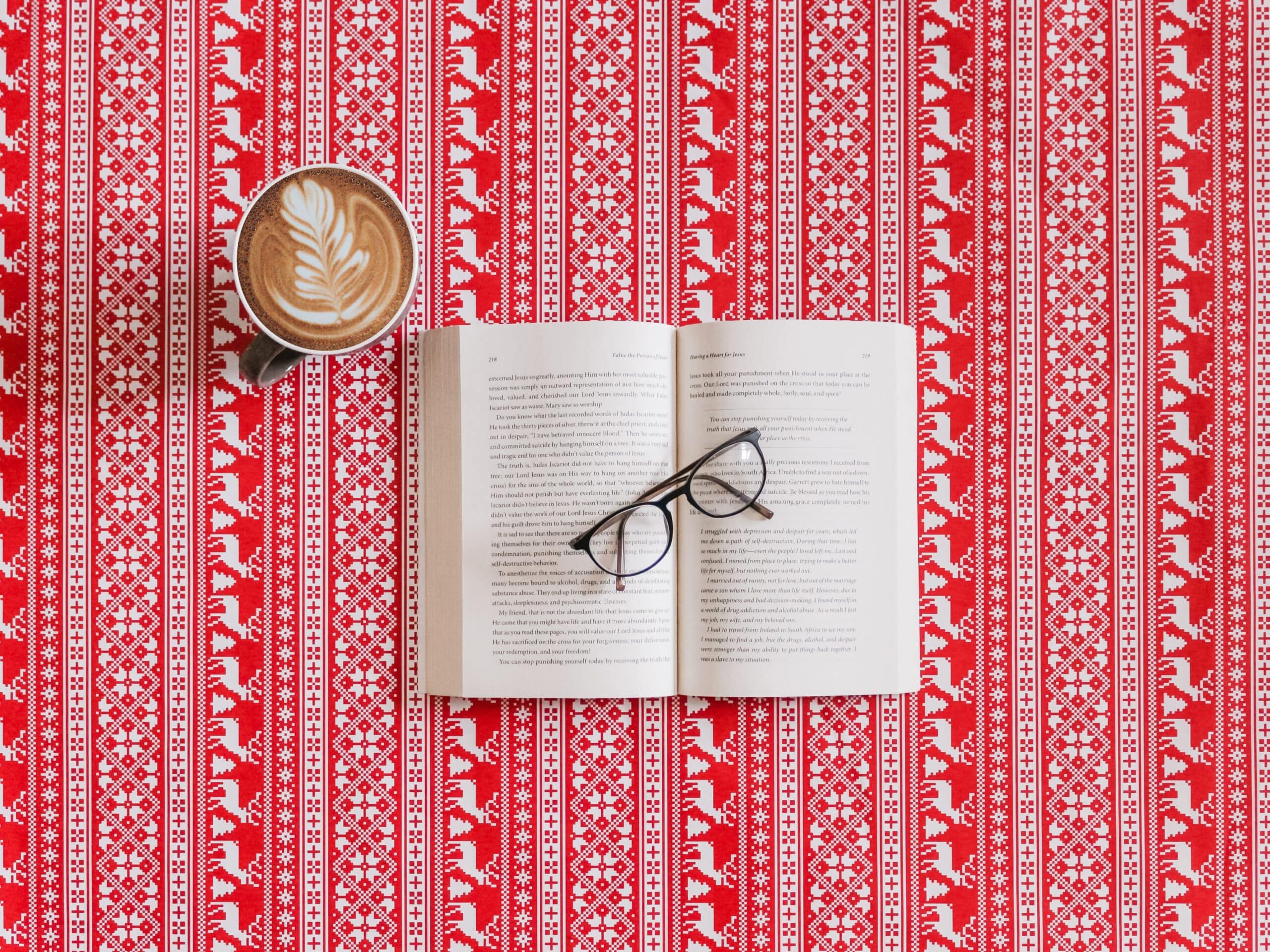 Holiday Gift Guide For Bookworms