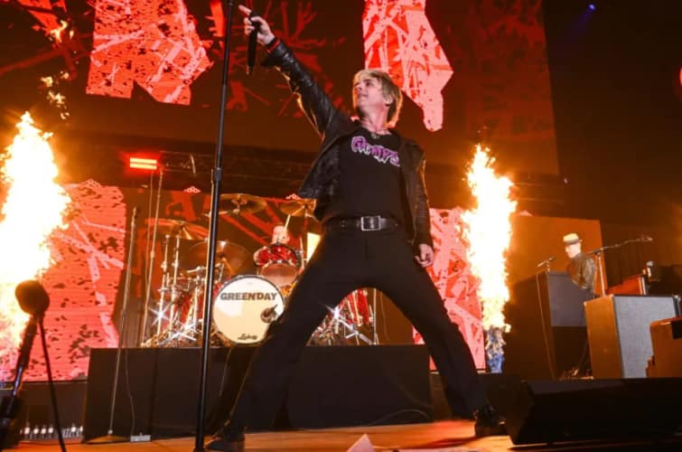 Green Day backs Minnesota, calls out Stephen Miller