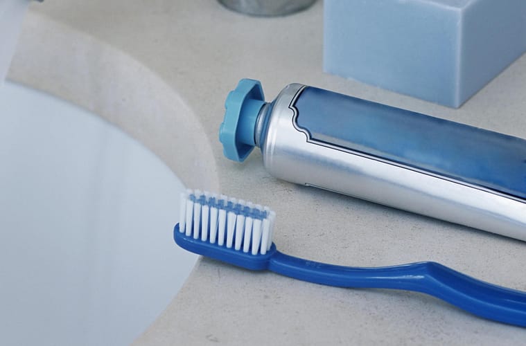 Feno Smartbrush Claims to Detect Cancer and Cavities