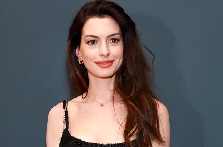 Anne Hathaway Reflects on Her Role in 'Valentine's Day'