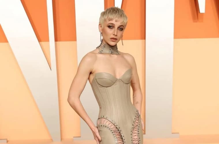 Emma Chamberlain Debuts Ultra-Short Blonde Pixie Cut for Oscars Weekend