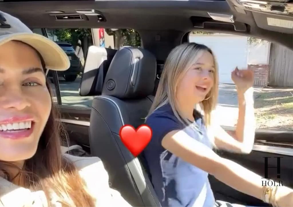 Everly Tatum Debuts Blonde Hair in New Video –