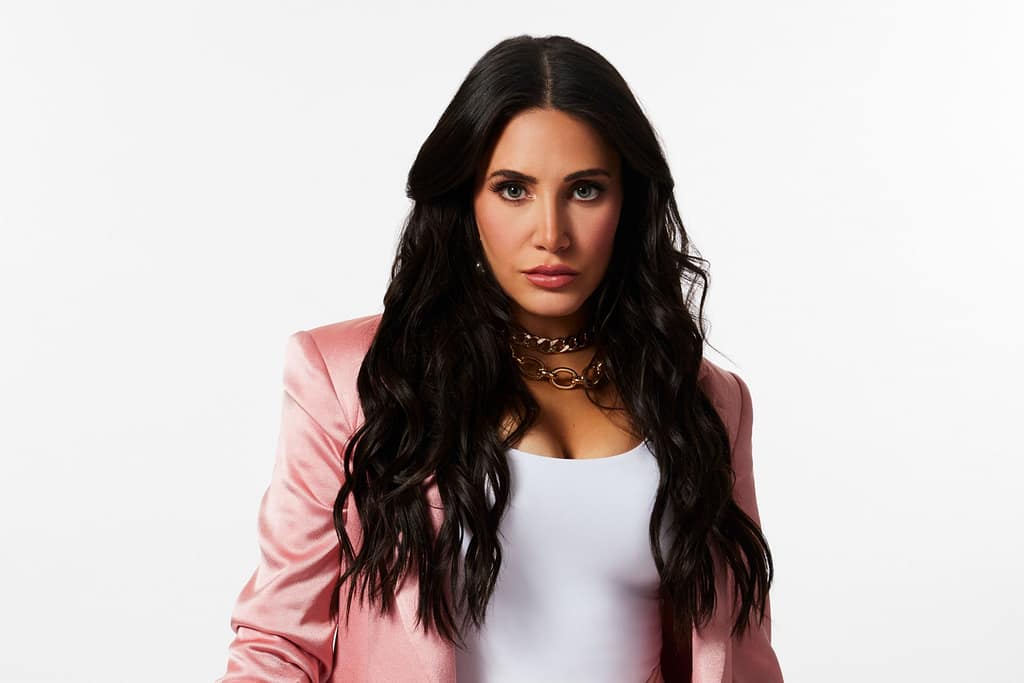 Chloe tucker Caine Pregnant Netflix