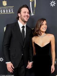 Josh Allen and Hailee Steinfeld Shine at NFL Honors 2025