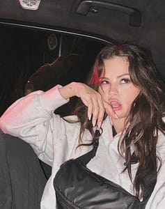 Selena Gomez Addresses Plastic Surgery Rumours