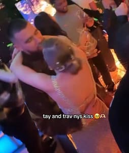 Taylor Swift Travis Kelce Kiss