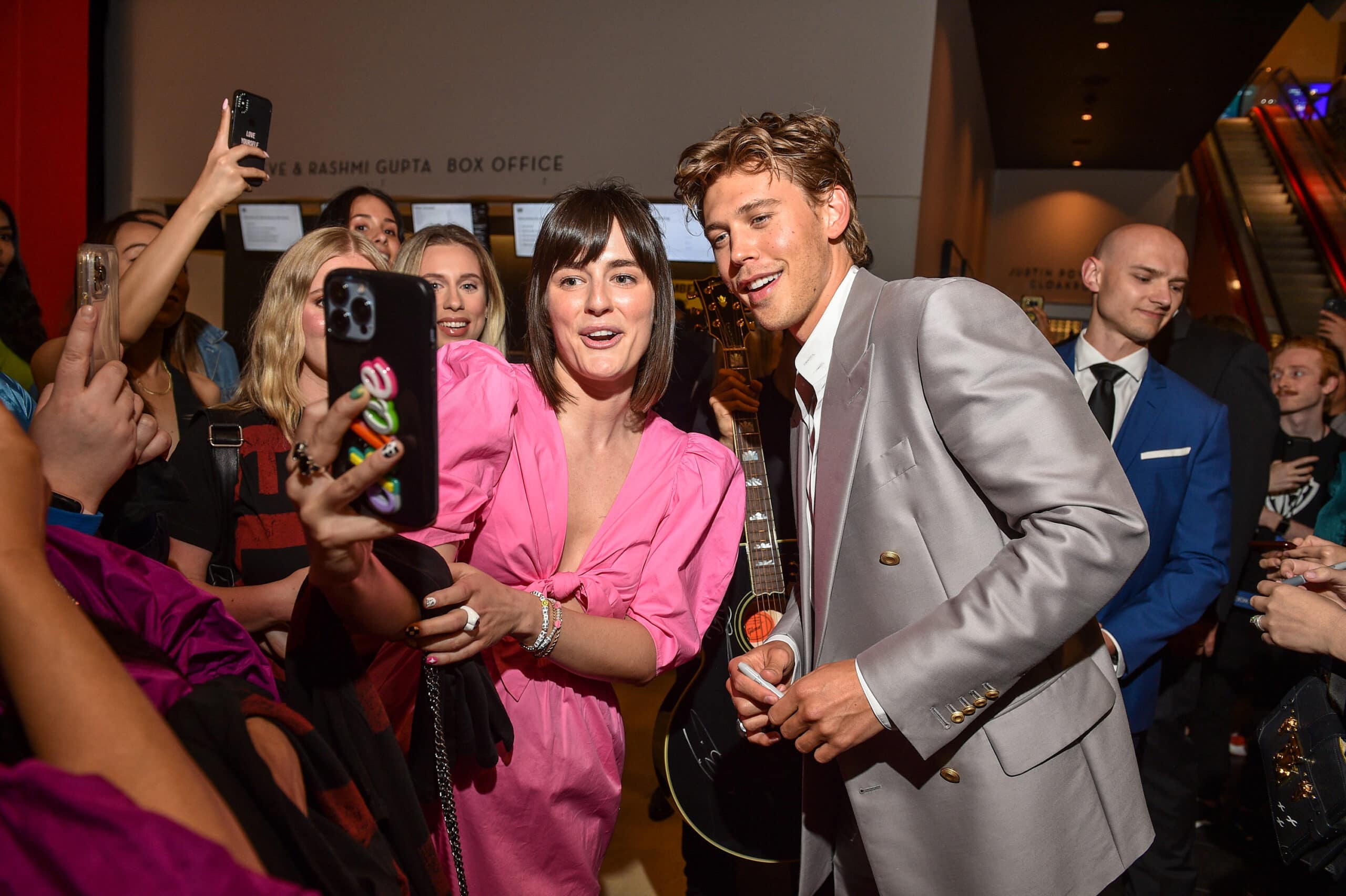 ELVIS Toronto Premiere - Arrivals - Toronto, Canada - 17 June, 2022 - Austin Butler takes a selfie with a fan.