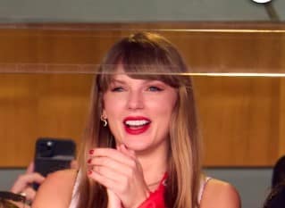 Taylor Swift Blushes Over Travis Kelce During Sweet Florida Hospital Visit