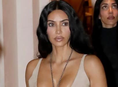 Kim Kardashian Stuns in Beige While Vacationing in Rome