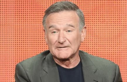 Robin Williams’ Daughter Zelda Urges Fans to ‘Stop Sending Me AI Videos of Dad’