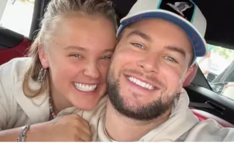 JoJo Siwa Fans Alarmed After Boyfriend Claims He’s “Single”