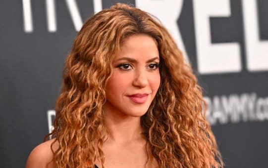 How old is Shakira?