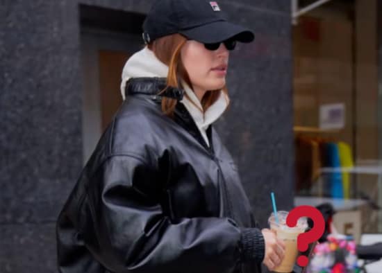 Hailey Bieber Baby Photo Wallpaper Exposed to Paparazzi