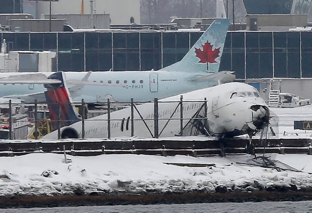 Delta Flight 4819 Overturns at Toronto Pearson Airport