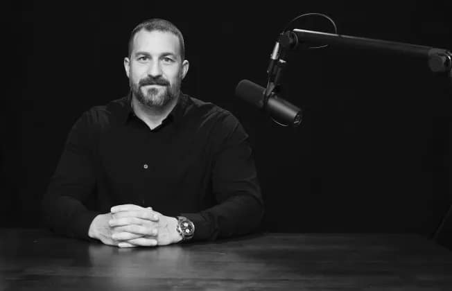 Dr. Huberman in his lab.