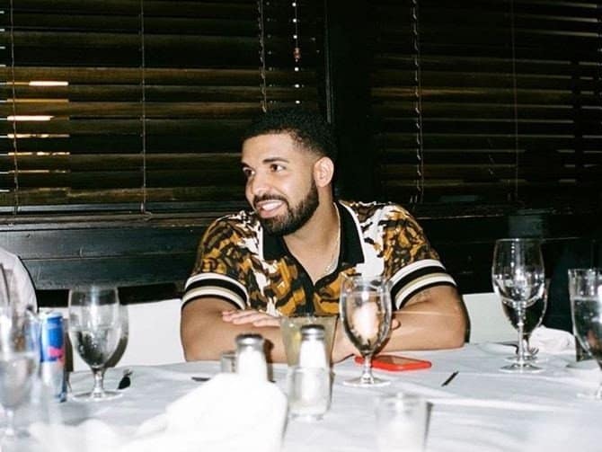 Drake at a restaurant