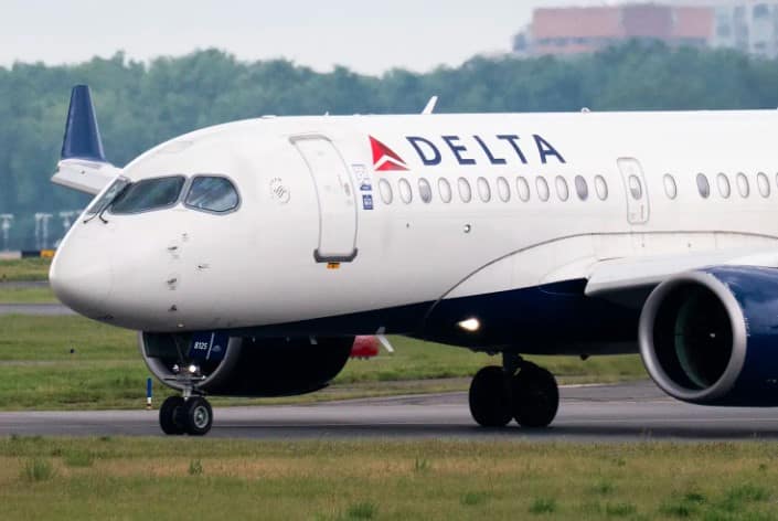 Delta Pilot Arrested After San Francisco Landing