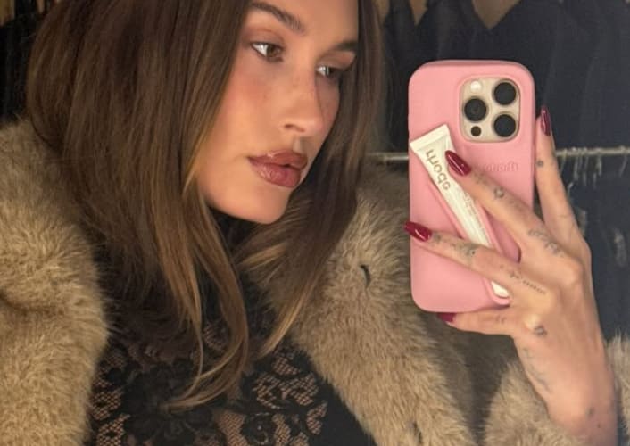 Hailey Bieber Sabrina Carpenter Concert Style