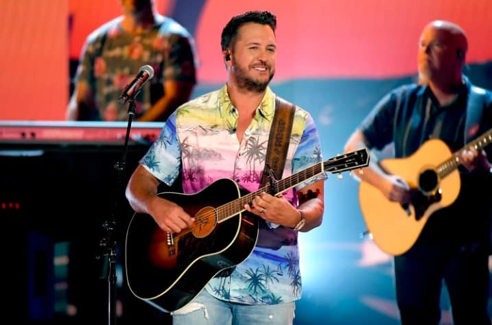 Luke Bryan Hit in the Face During Live Performance