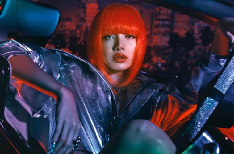 BLACKPINK’s Lisa Was Too Shy to Talk to Bieber