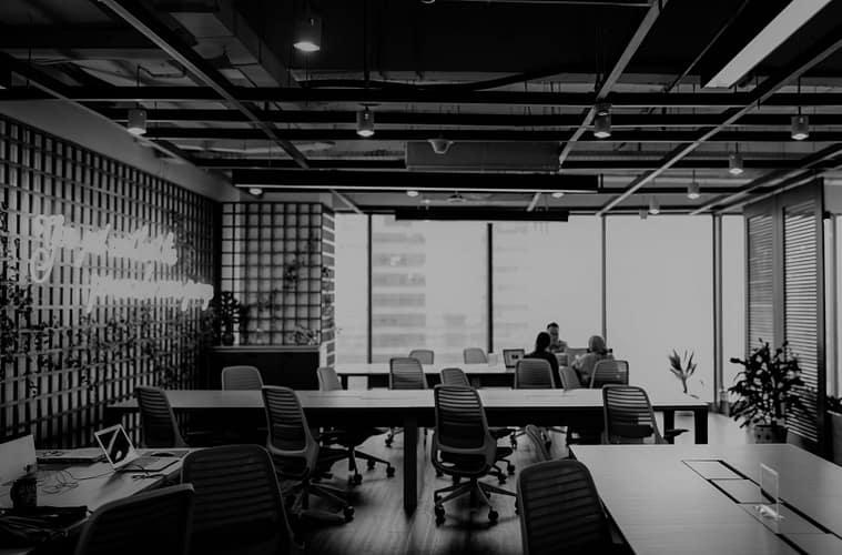 office-setting-in-black-and-white