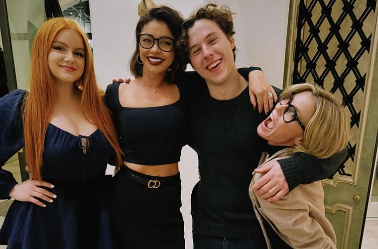 Modern Family Sarah Hyland pregnant
