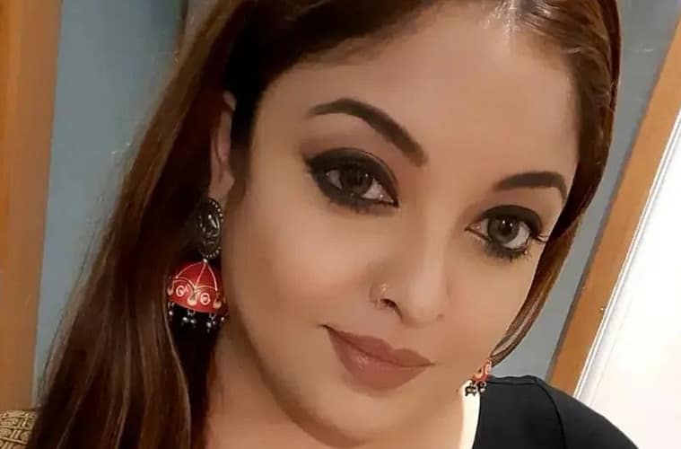 Tanushree Dutta Opens Up About 'Awkward' Kissing Scenes with Emraan Hashmi