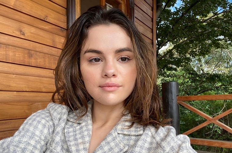 Selena Gomez Addresses Plastic Surgery Rumours