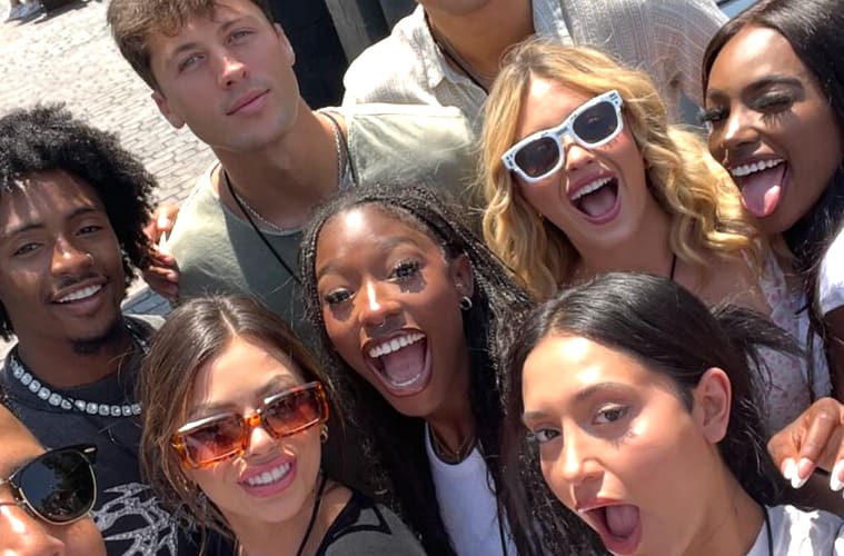 Who Is Is Secret Deux Moi Love Island Couple Hooking Up?