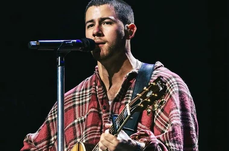 Nick Jonas Runs Off Stage Laser Pointer Incident Prague