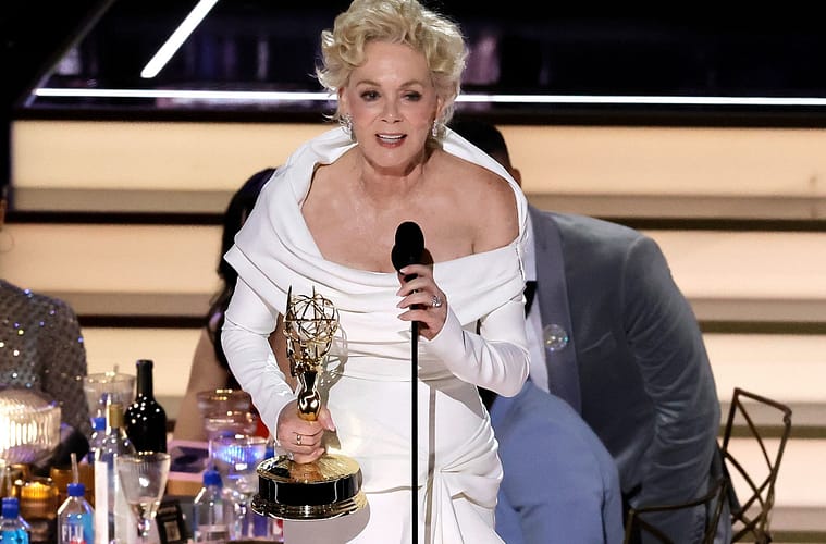 Jean Smart Calls to Cancel Award Show Broadcasts for Wildfire Relief