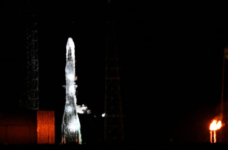 Blue Origin Scrubs New Glenn Rocket Launch Due to Ground Issues