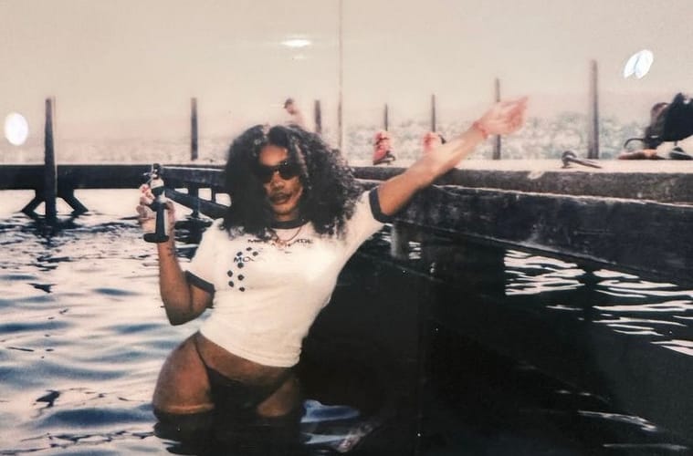 SZA's new edition of SOS at number one on the R&B charts