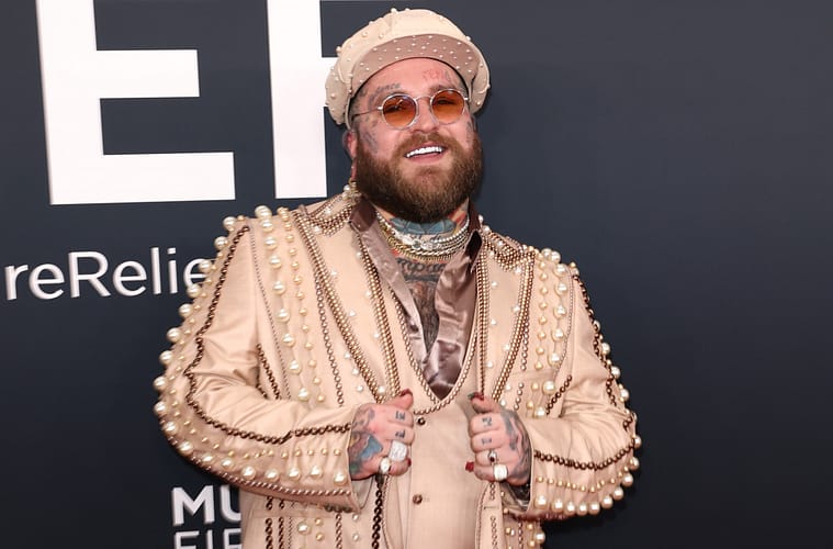 Teddy Swims Honors Unborn Baby with Pearl-Adorned Grammy Look