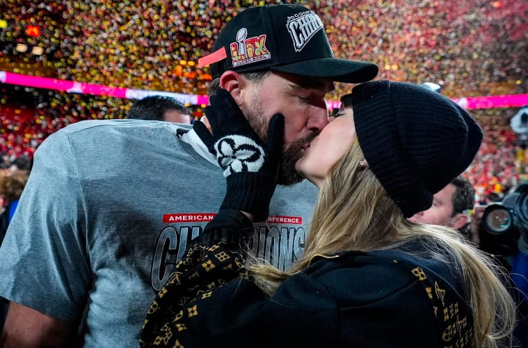 Taylor Swift Comforts Travis Kelce After Super Bowl Loss