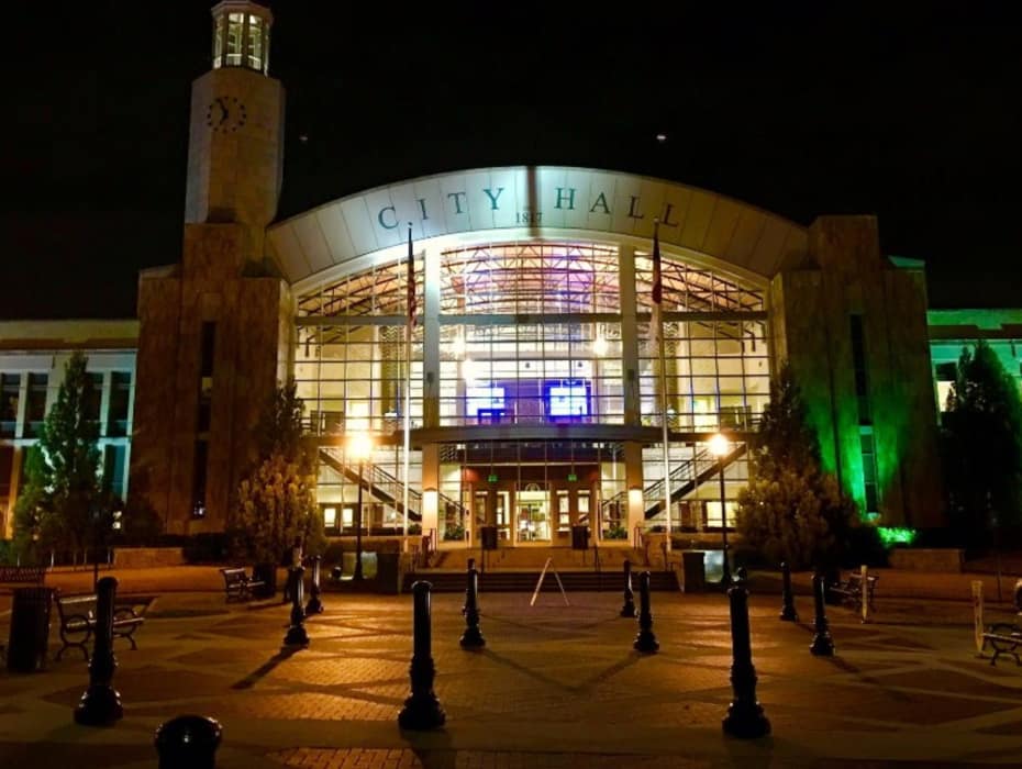 City Hall in "Dynasty's" season 1, episode 8