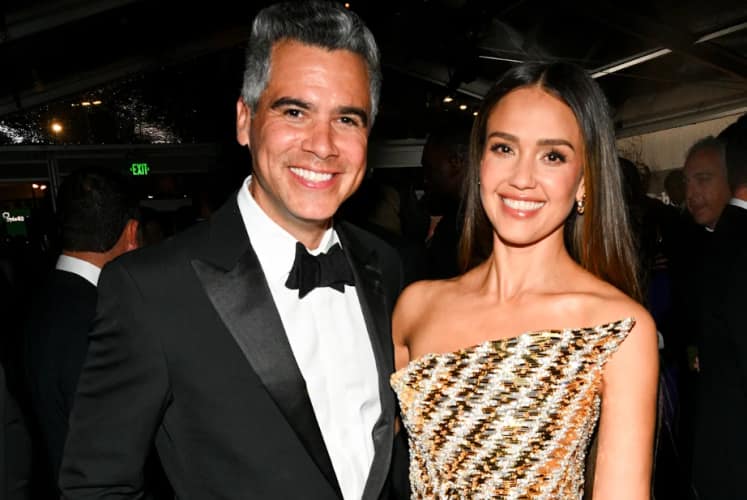 Jessica Alba says she’s focused on ‘forward momentum’ after divorce filing –