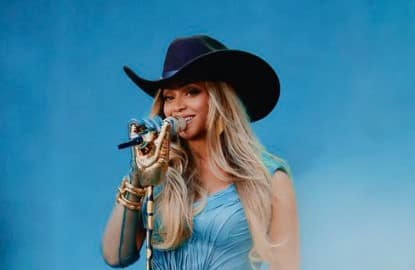 Beyoncé Shakes Paris with Jay-Z & Miley Cyrus