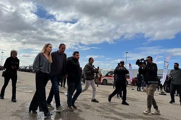 Angelina Jolie Visits Rafah Crossing Amid Crisis