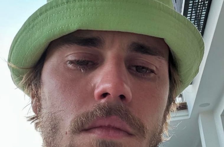 Justin Bieber crying