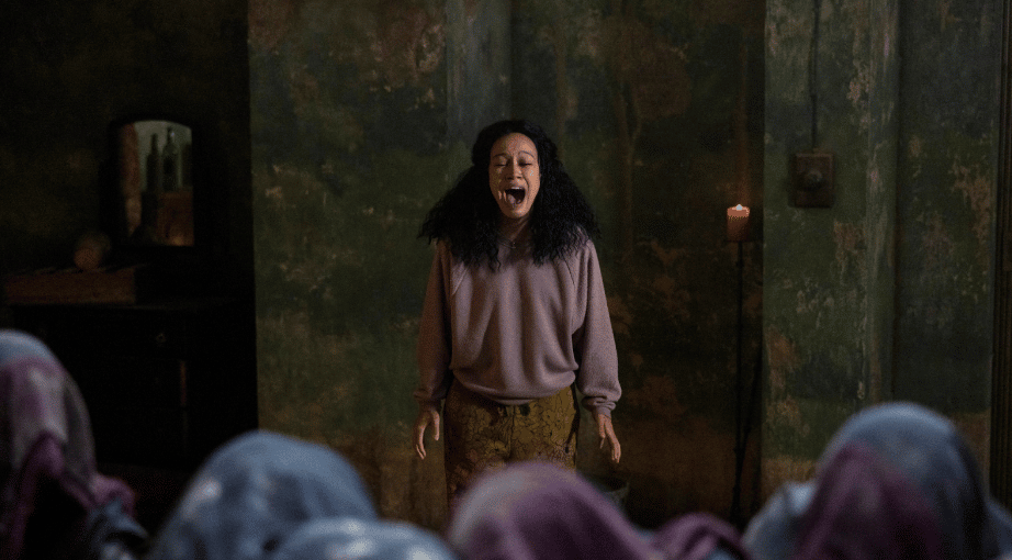 Girl screaming, clearly frightened in "The Midnight Club" on Netflix